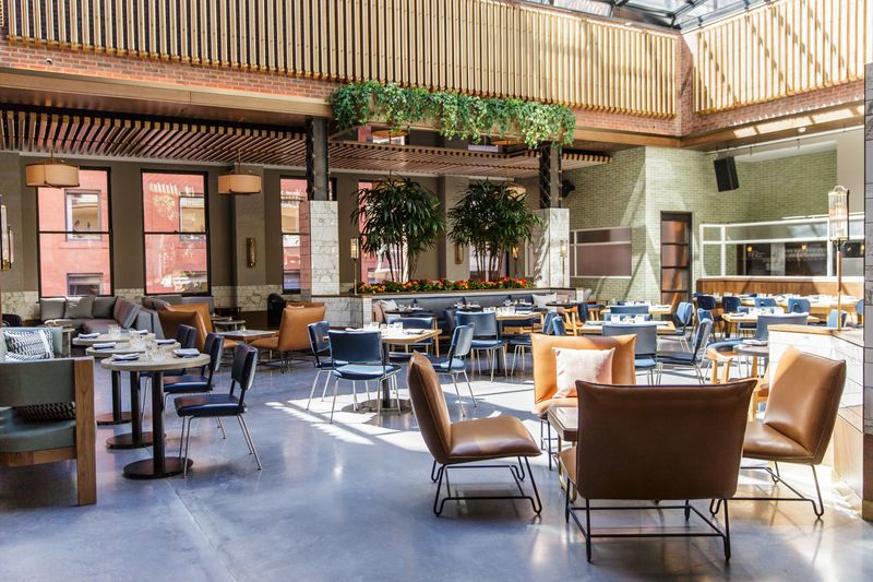 酒店家具,五星級酒店家具,酒店家具定制廠家,酒店家具定制,酒店套房家具