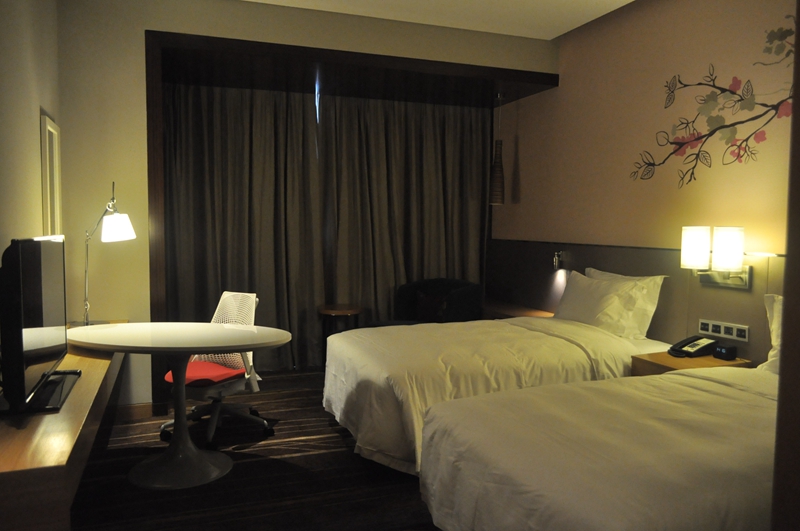 酒店套房家具,酒店家具,五星級酒店家具,酒店家具定制廠家,酒店家具定制,酒店固裝家具,酒店家具廠家